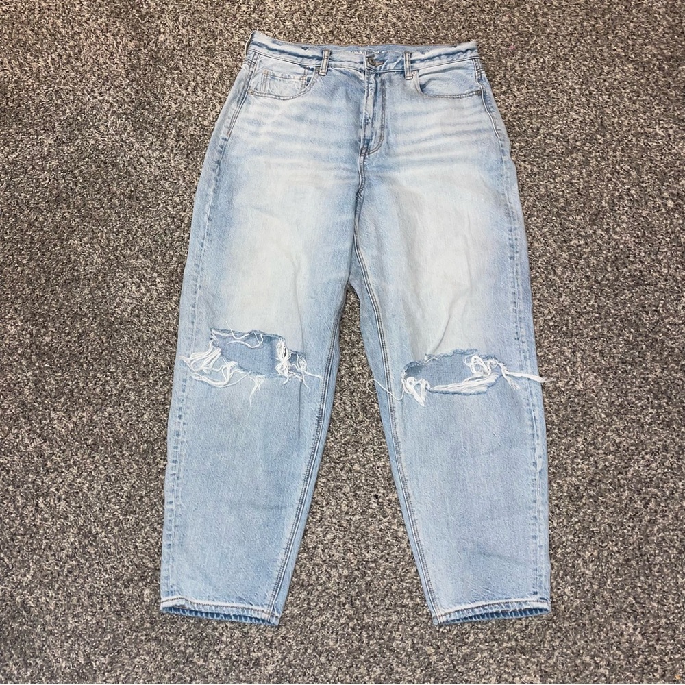American Eagle Outfitters Light Blue Relaxed Mom Jeans